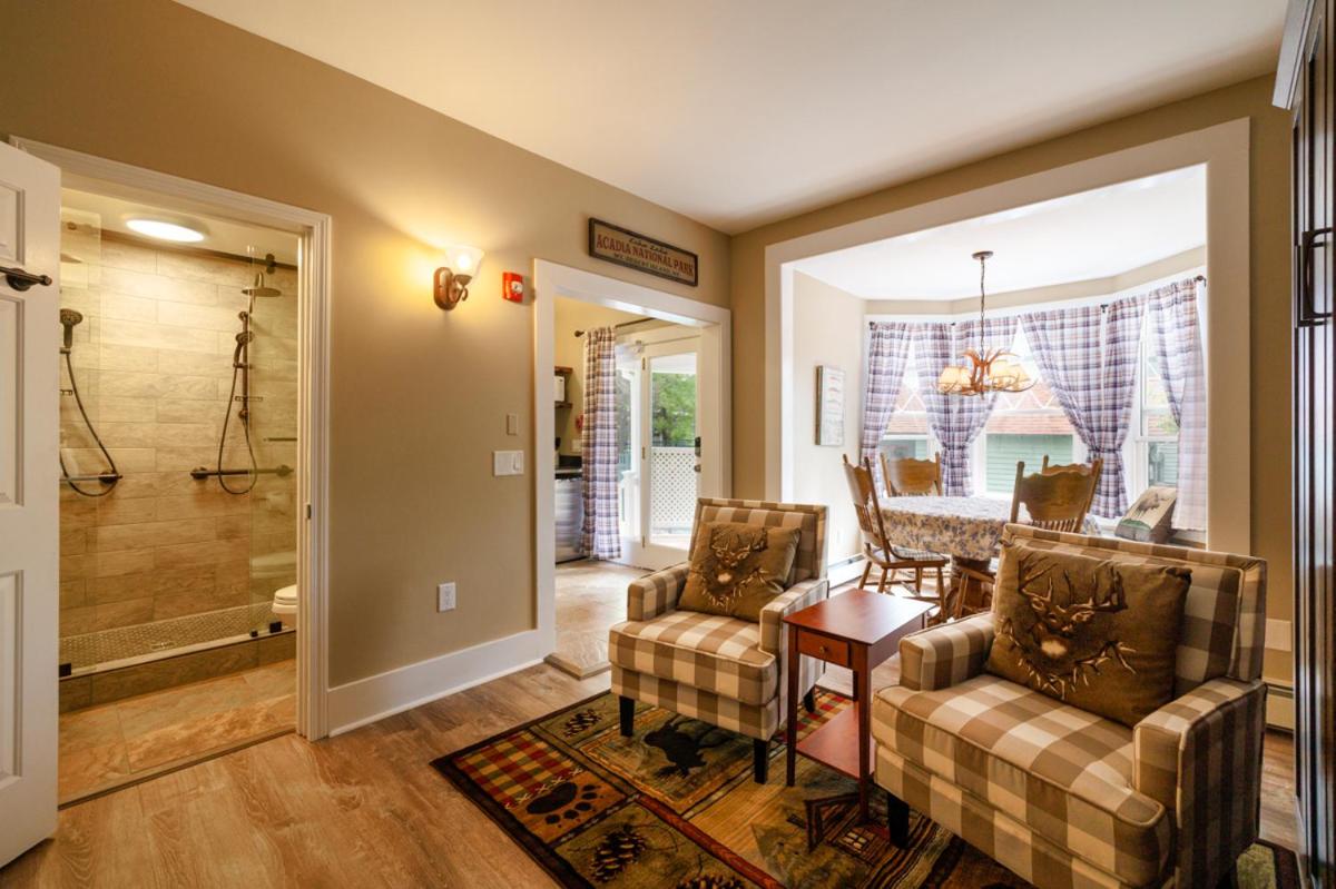 | Mira Monte Inn & Suites