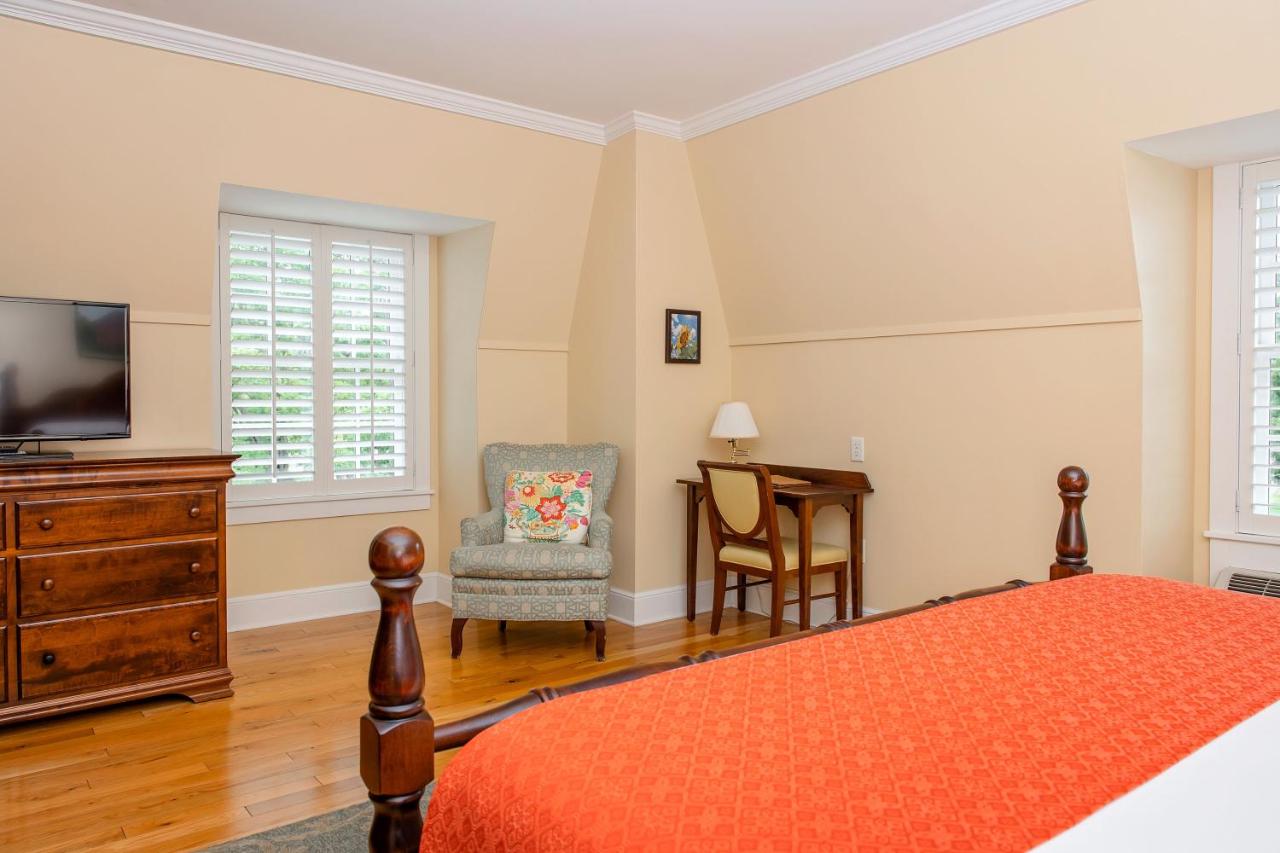 | Mills Park Hotel