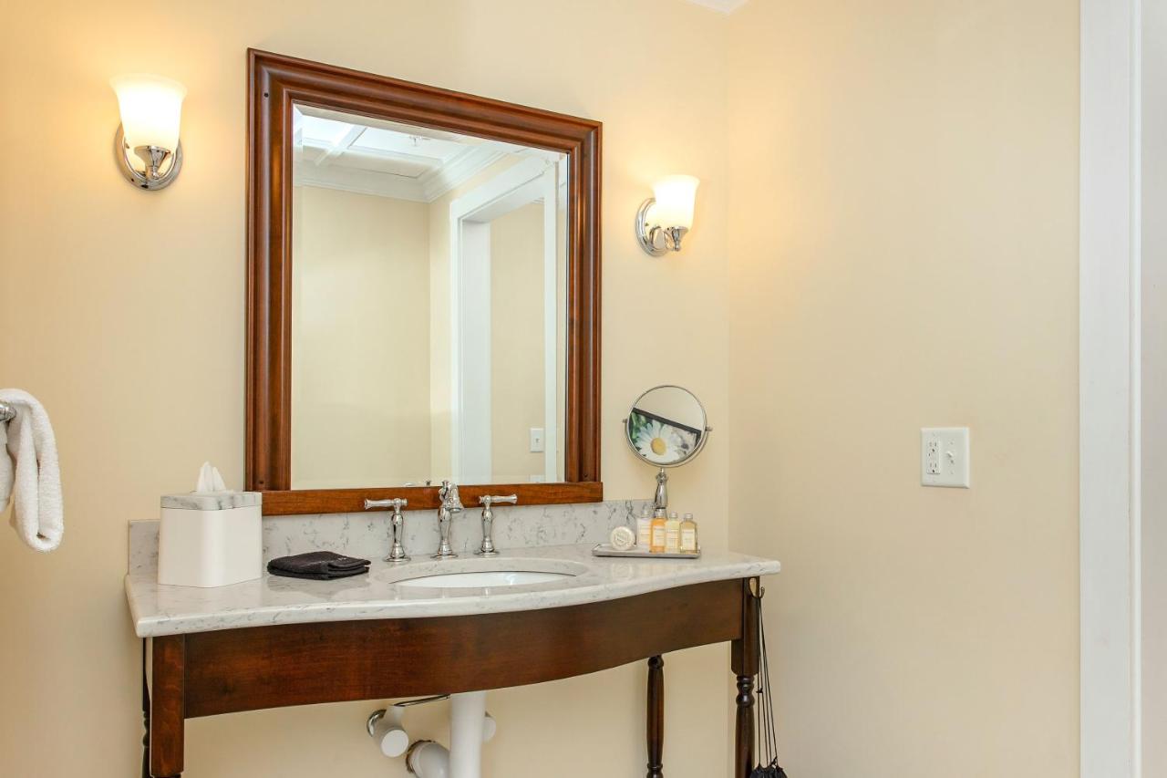| Mills Park Hotel