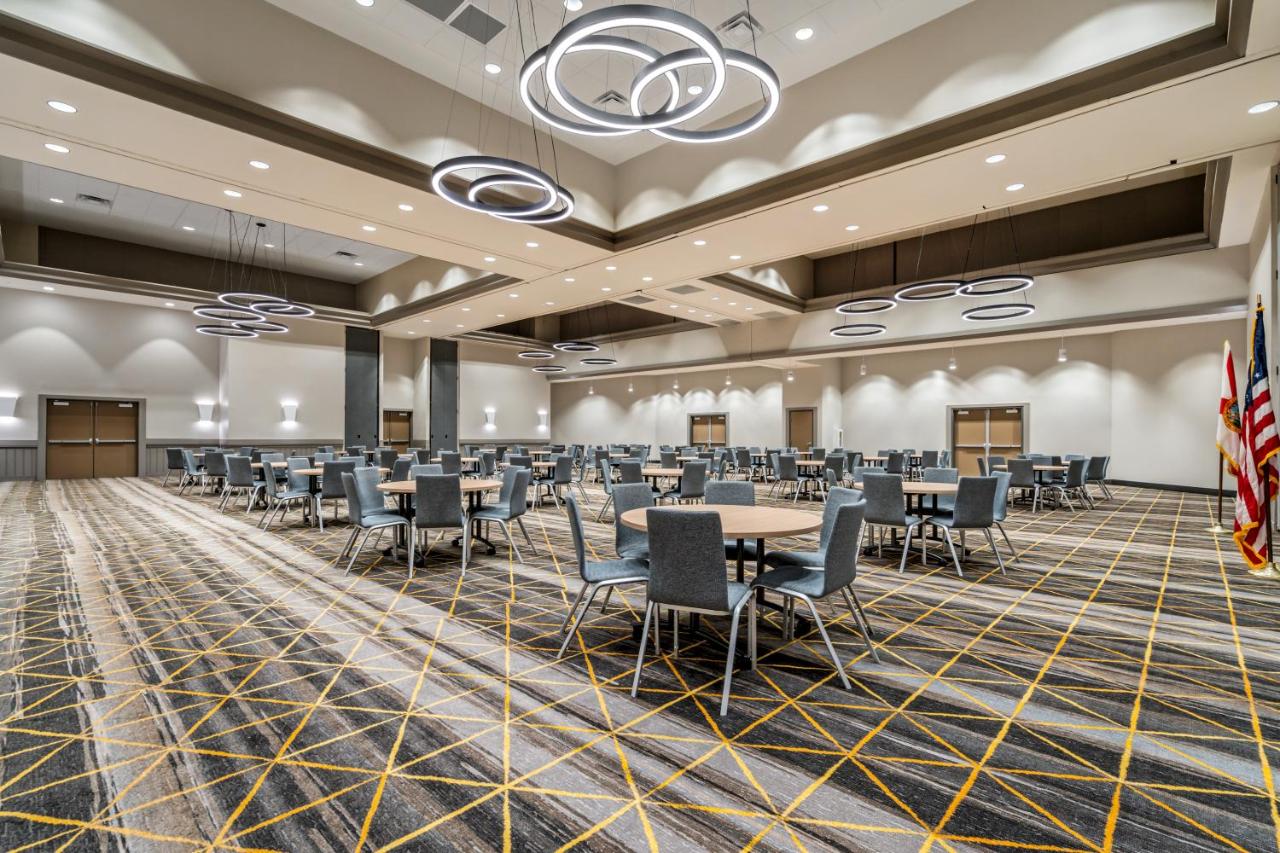  | Holiday Inn Orlando Intl Drive Conv Center, an IHG Hotel