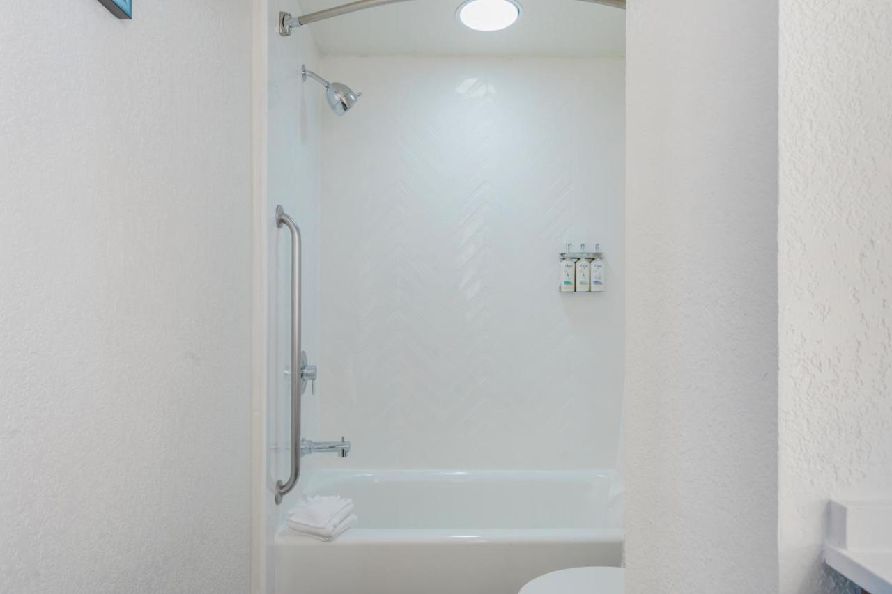  | Holiday Inn Orlando Intl Drive Conv Center, an IHG Hotel