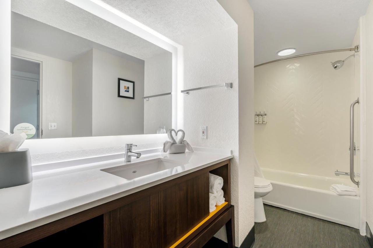  | Holiday Inn Orlando Intl Drive Conv Center, an IHG Hotel
