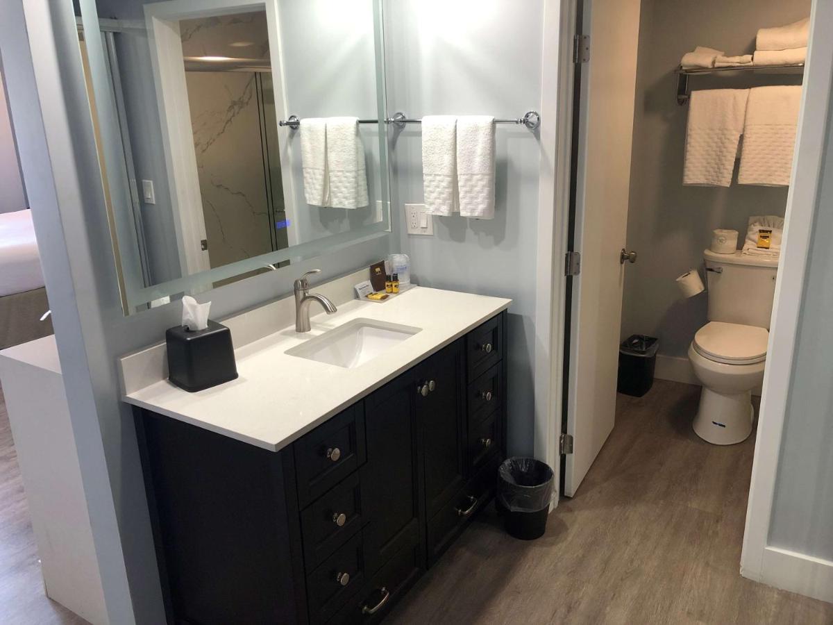 King Room with Spa Bath - Non-Smoking at Best Western Plus Dana Point Inn-by-the-sea