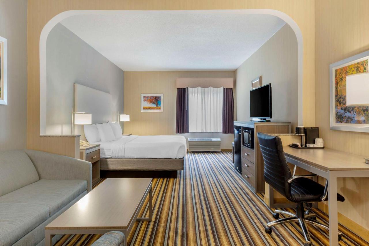 King Suite with Sofa Bed - Non-Smoking at Best Western Plus New England Inn & Suites