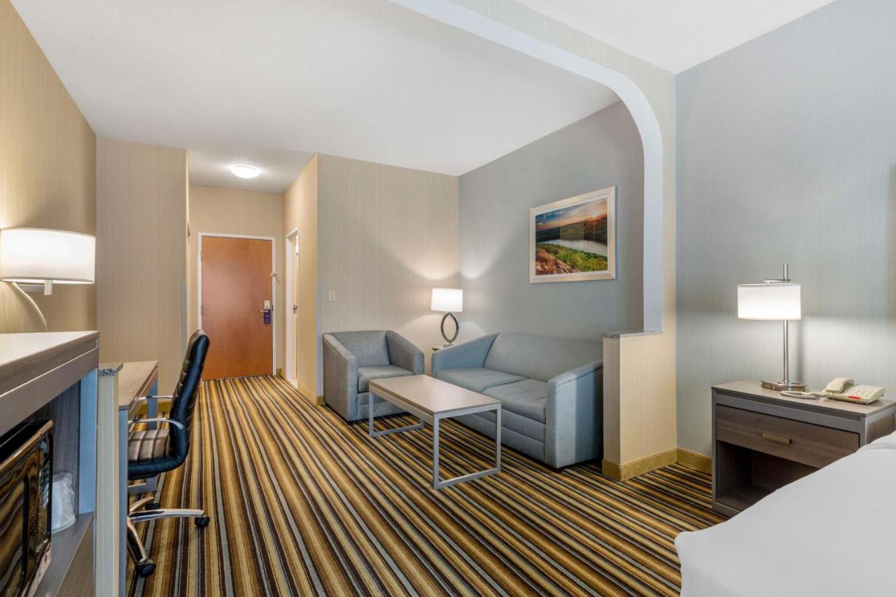 King Suite with Sofa Bed - Non-Smoking at Best Western Plus New England Inn & Suites