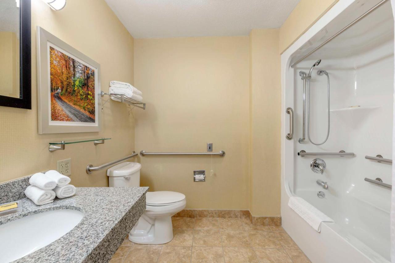  | Best Western Plus New England Inn & Suites