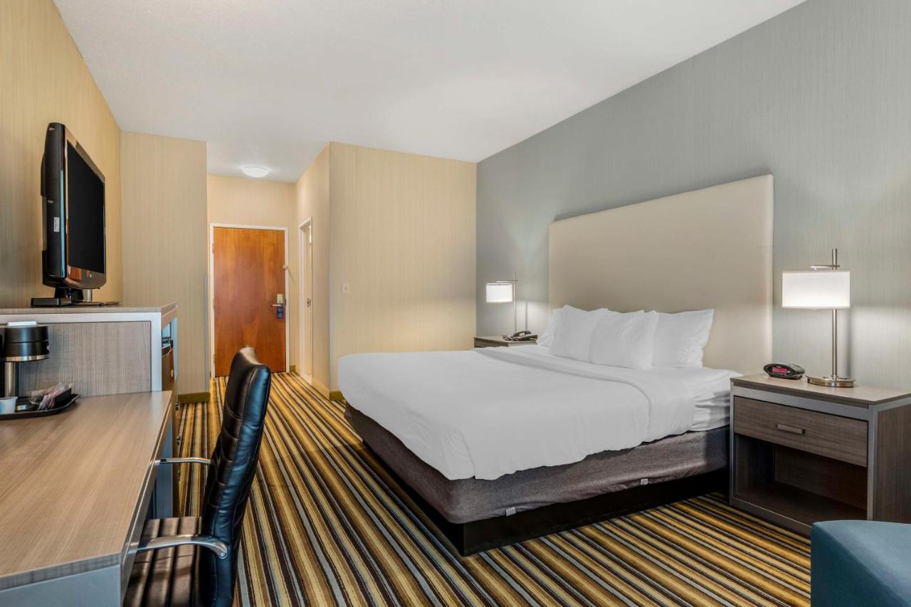 King Room - Non-Smoking at Best Western Plus New England Inn & Suites