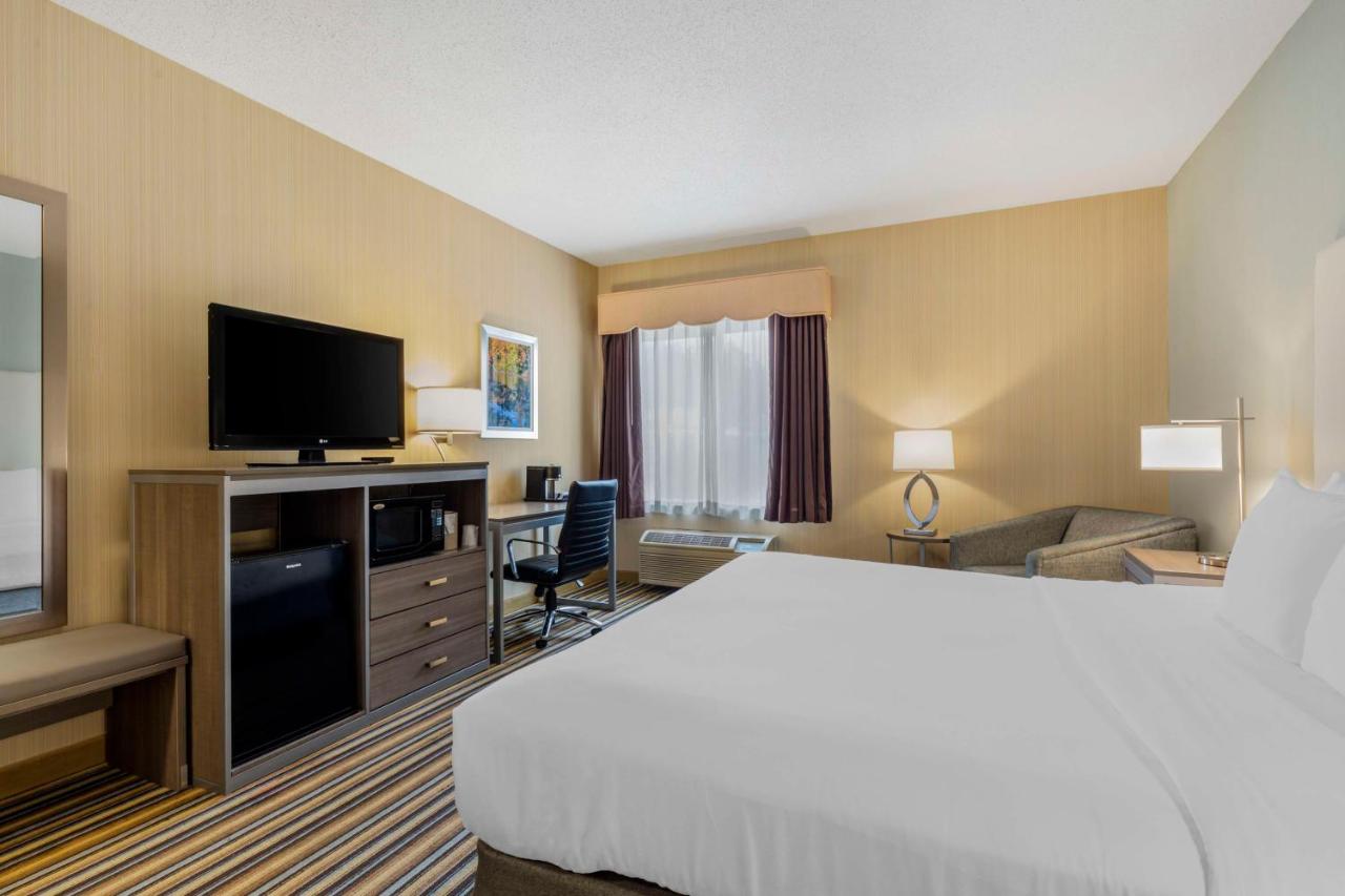  | Best Western Plus New England Inn & Suites