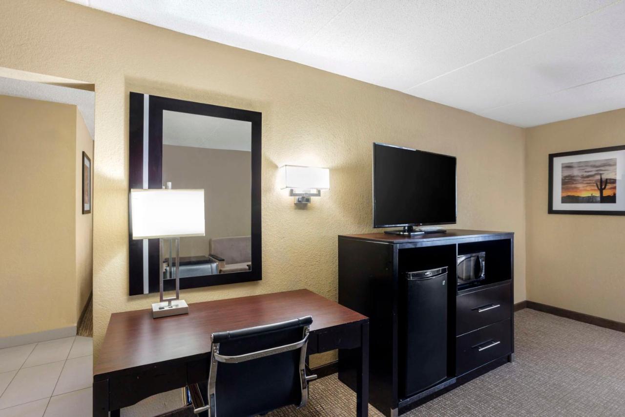 | Best Western Harrisburg North Hotel