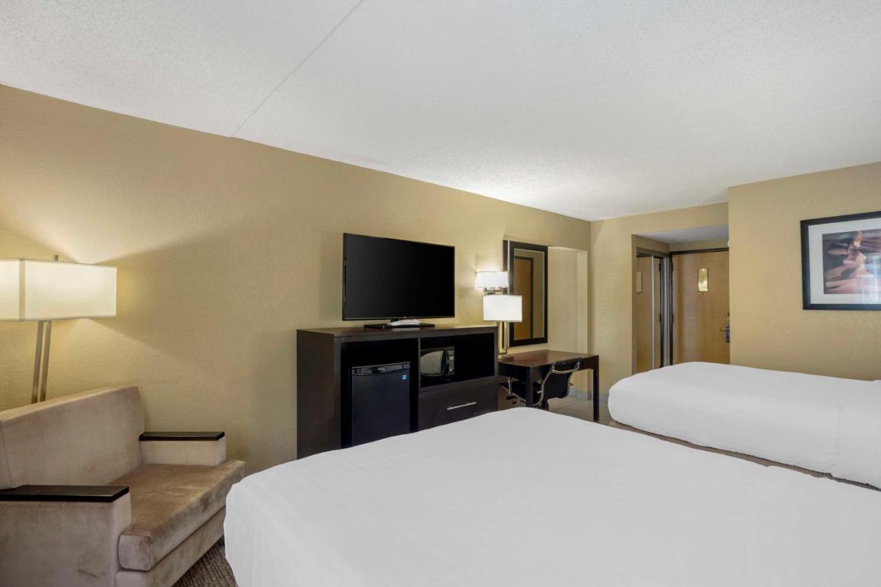 Queen Suite with Two Queen Beds and Sofa Bed at Best Western Harrisburg North Hotel