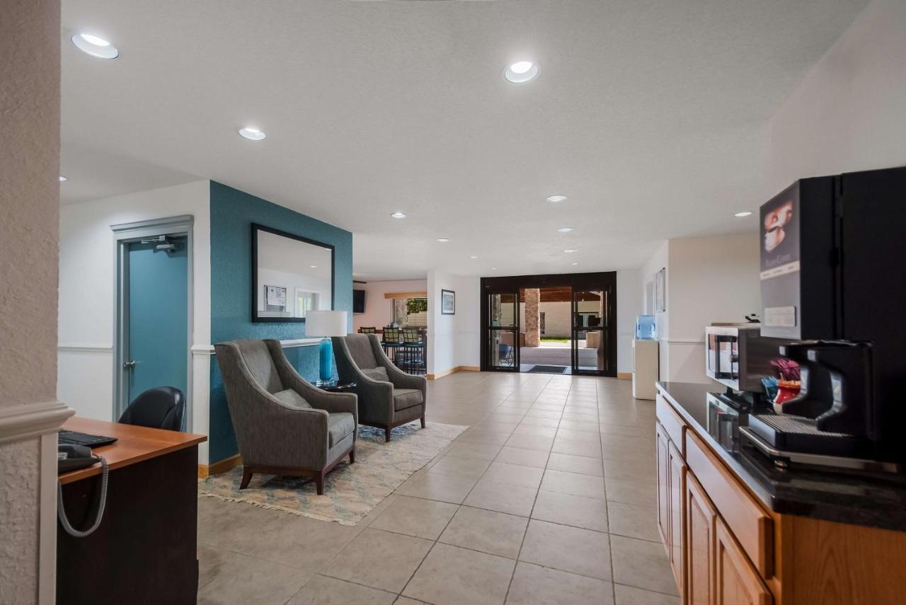 | SureStay Plus Hotel by Best Western Berkeley Springs