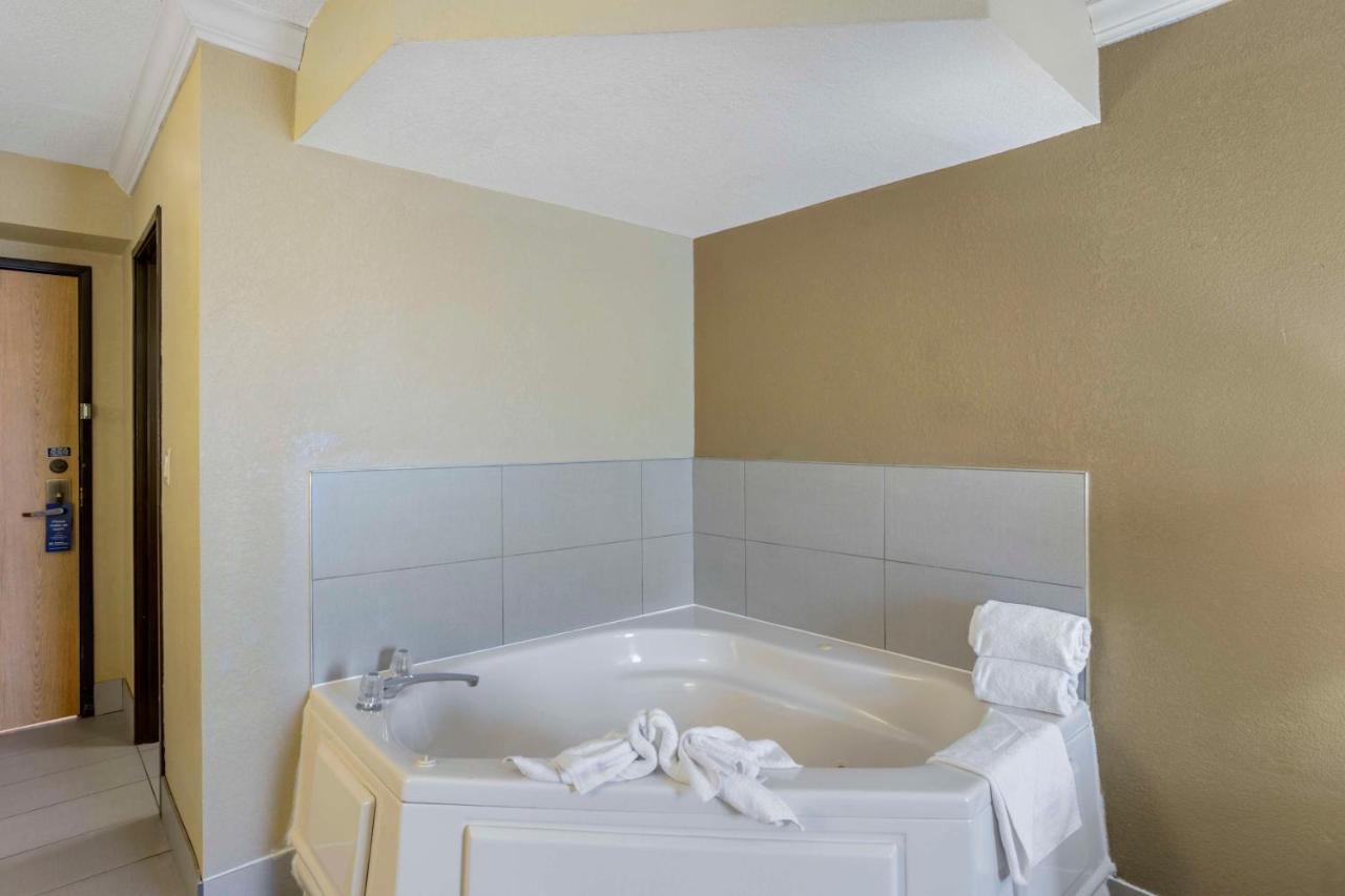 | Best Western Harrisburg North Hotel
