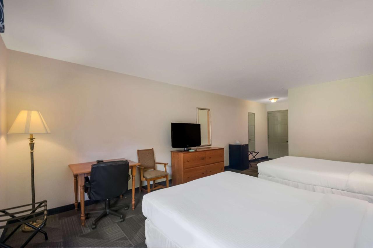 | SureStay Plus Hotel by Best Western Berkeley Springs