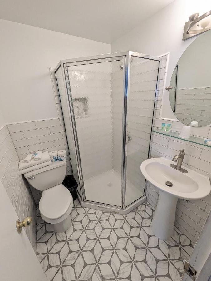 Small Standard Room at Clarem Happy Days Inn