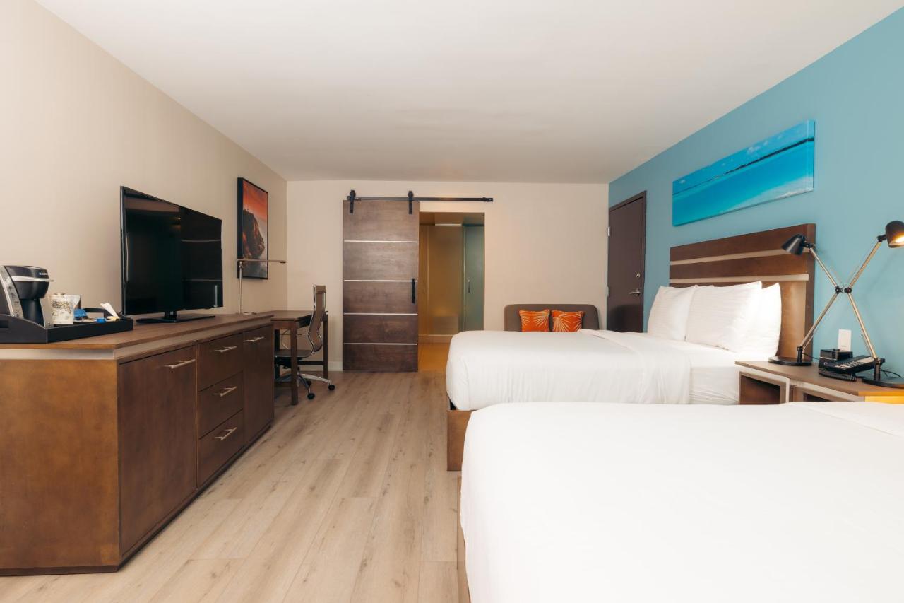 Queen Suite with Two Queen Beds and Soaking Tub - Non-Smoking at The Cove Hotel, Long Beach