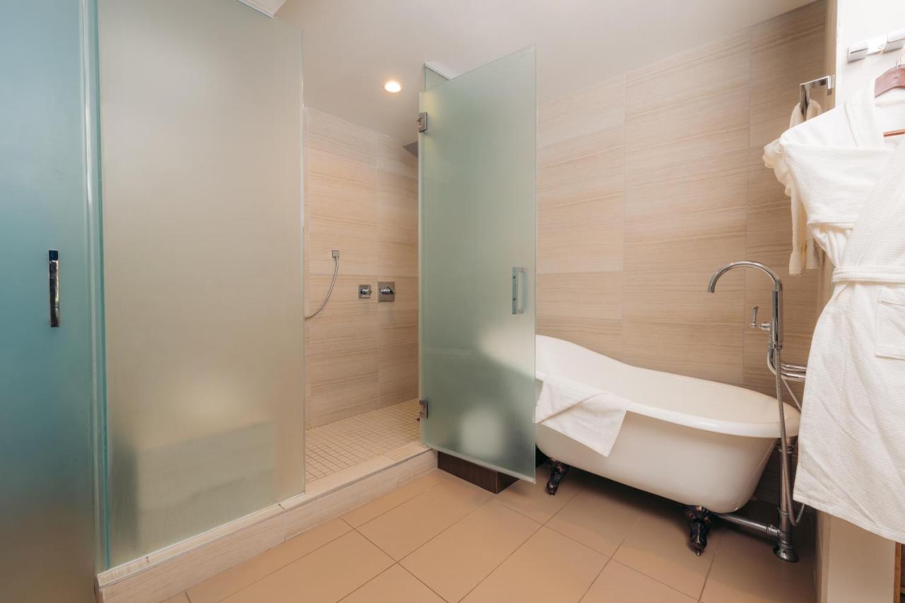 Suite, 1 King Bed, Soaking Tub, Non-Smoking at The Cove Hotel, Long Beach