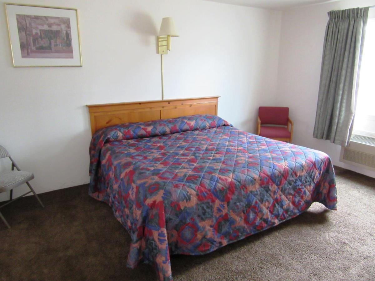  | Yellowstone Country Inn