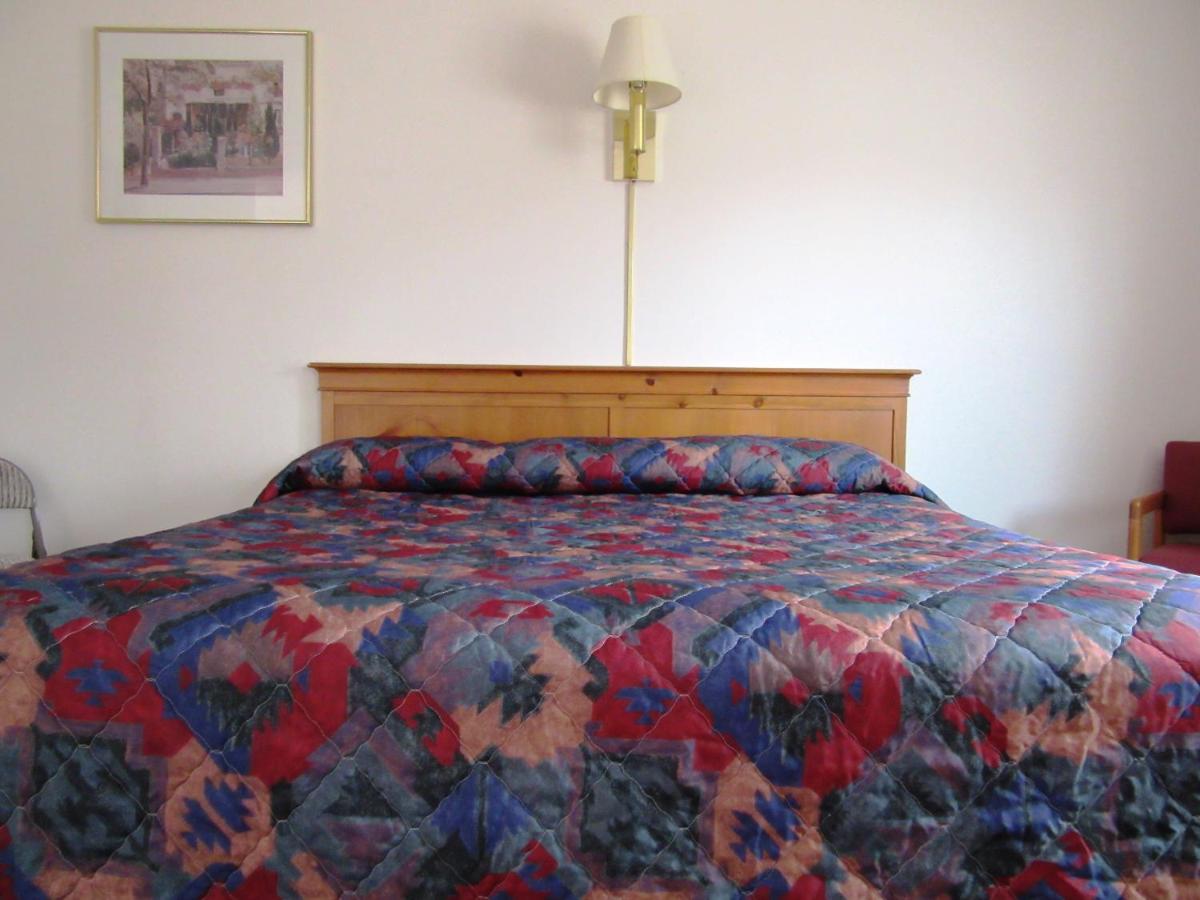  | Yellowstone Country Inn