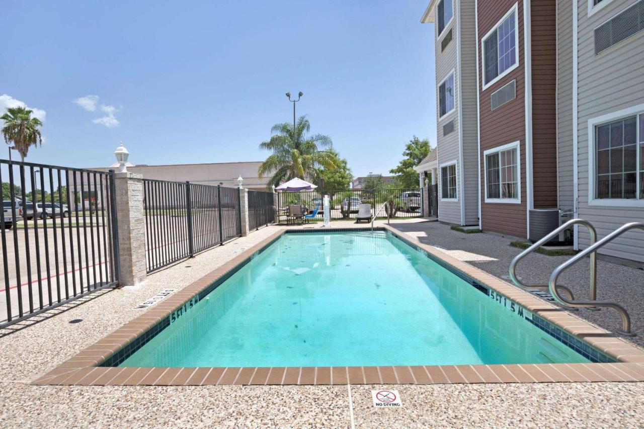 | Microtel Inn & Suites by Wyndham Houston/Webster/Nasa/Clearlake