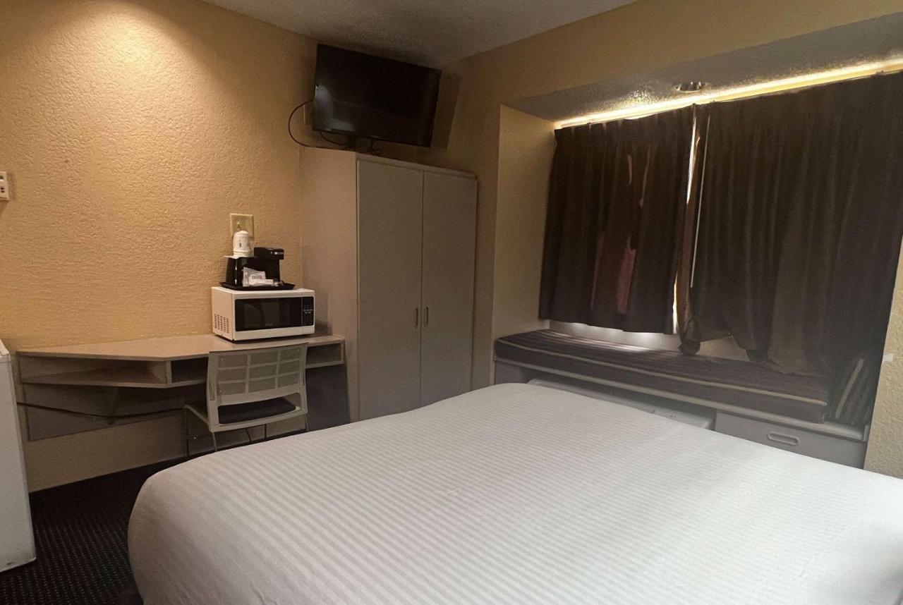 | Microtel Inn & Suites by Wyndham Houston/Webster/Nasa/Clearlake