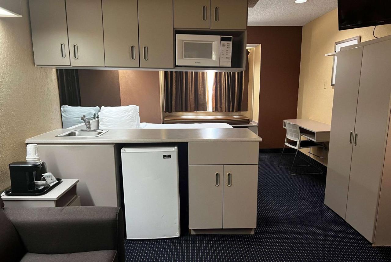 | Microtel Inn & Suites by Wyndham Houston/Webster/Nasa/Clearlake