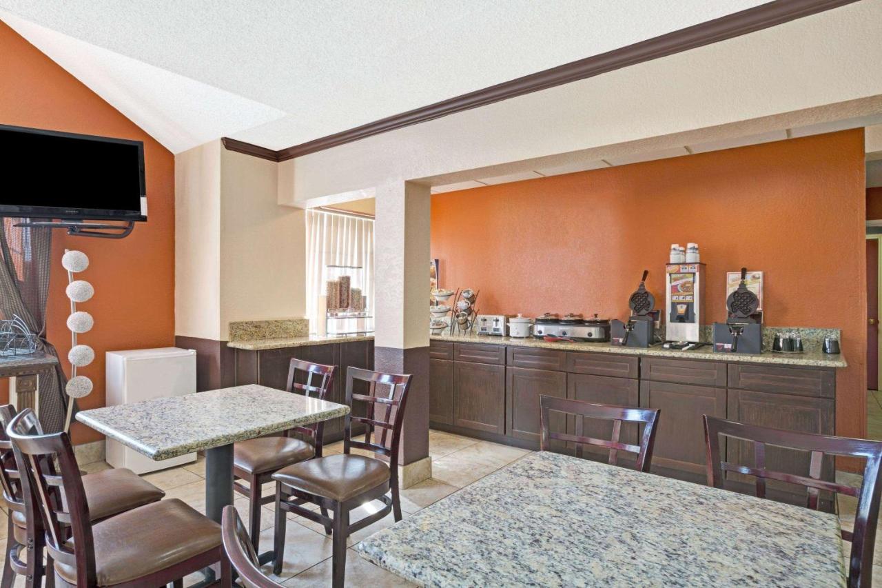 | Microtel Inn & Suites by Wyndham Houston/Webster/Nasa/Clearlake
