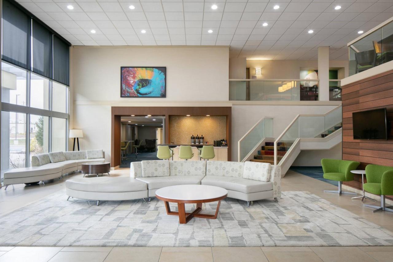 | Fairfield Inn & Suites Cincinnati North/Sharonville