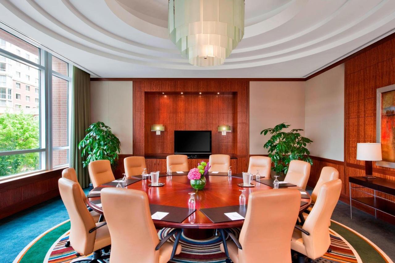 | The Westin Alexandria Old Town