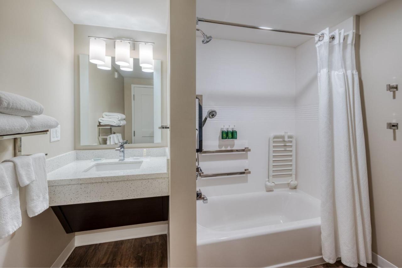 Queen Studio at TownePlace Suites by Marriott Indianapolis Airport