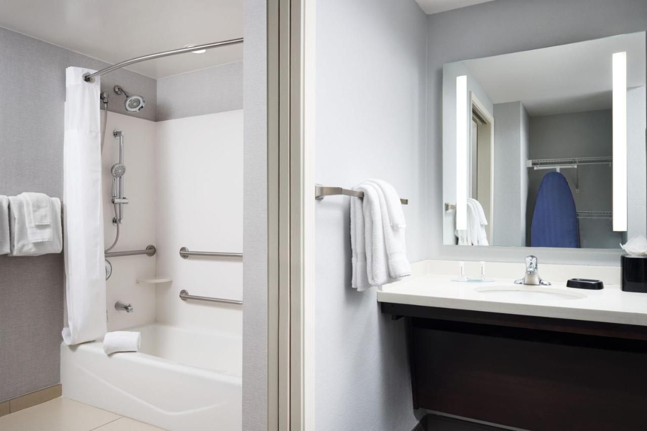 King Suite with Sofa Bed at Residence Inn by Marriott Los Angeles Redondo Beach