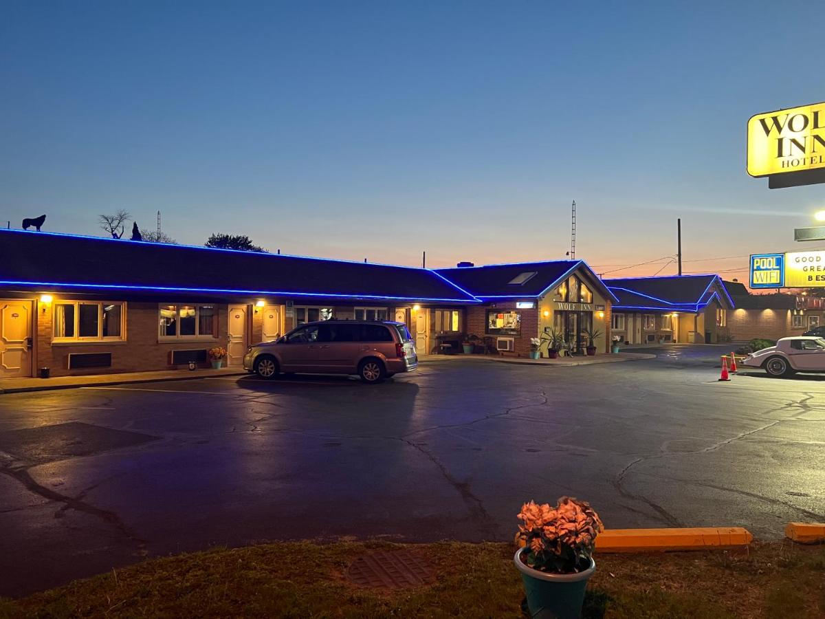  | Wolf Inn Hotel