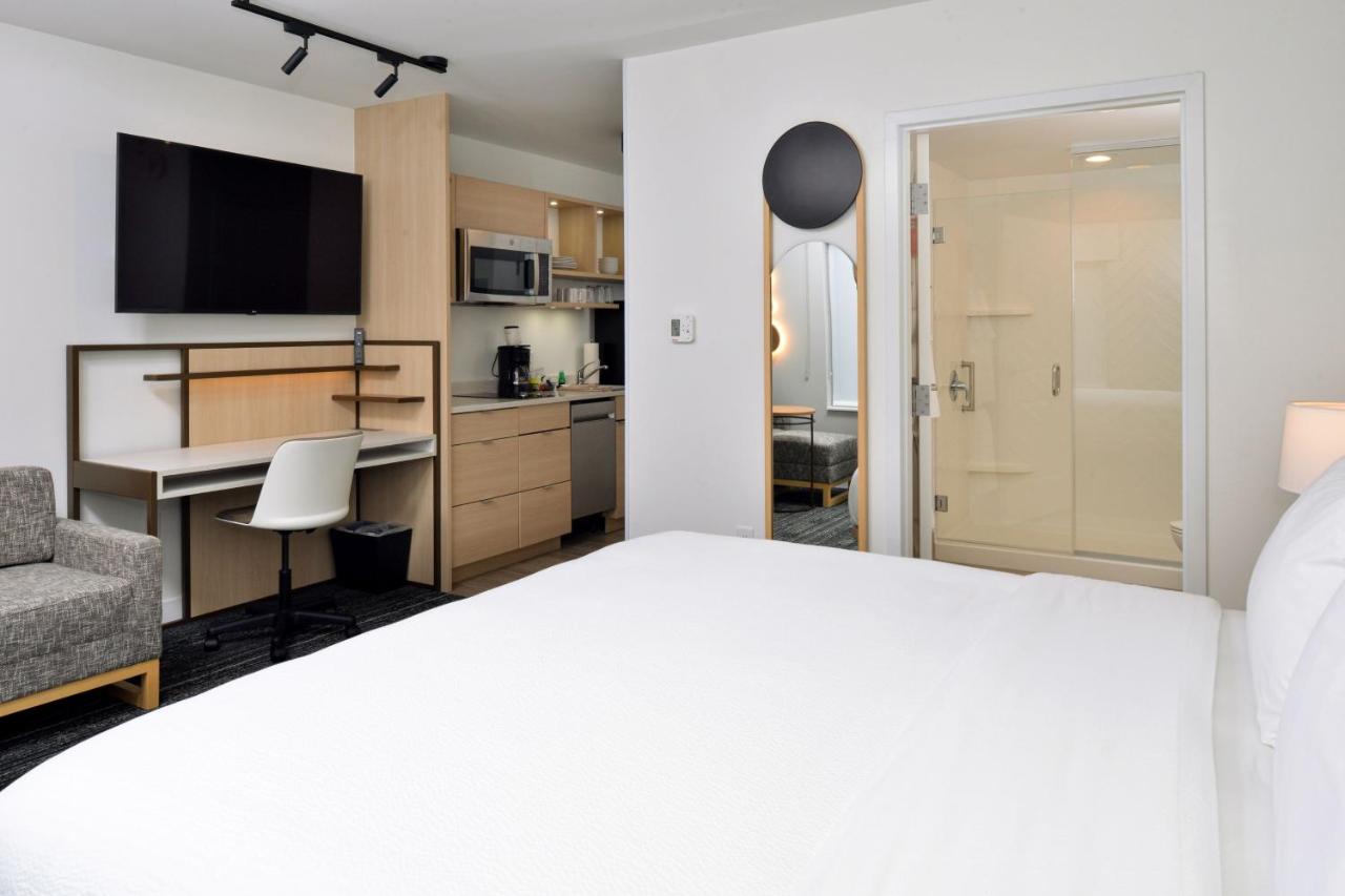 King Studio with Sofa Bed at TownePlace Suites by Marriott Asheville Downtown
