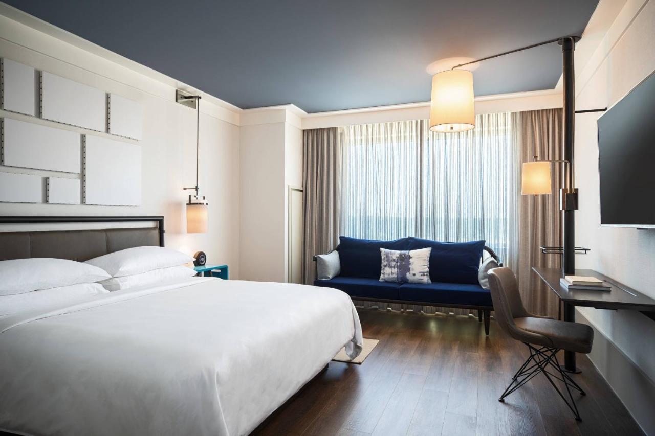 | Renaissance Columbus Westerville-Polaris Hotel