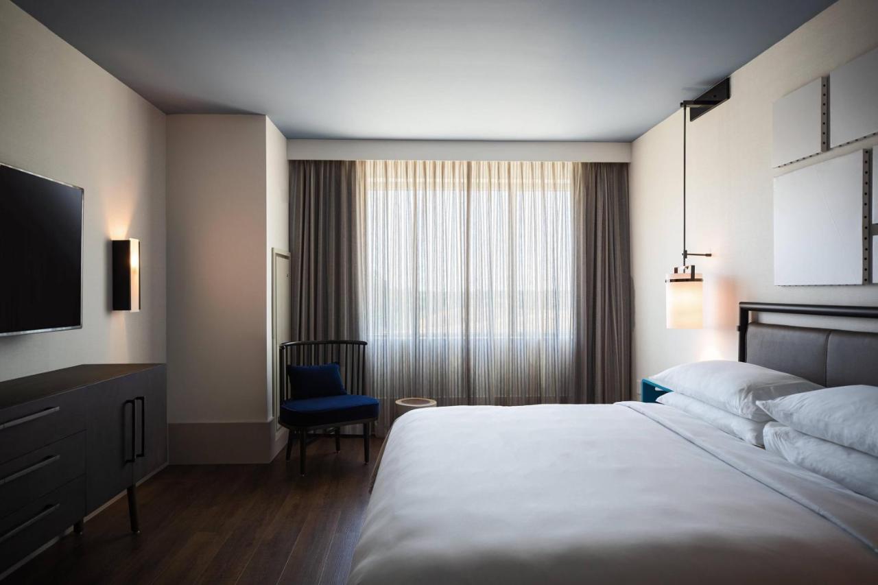 | Renaissance Columbus Westerville-Polaris Hotel