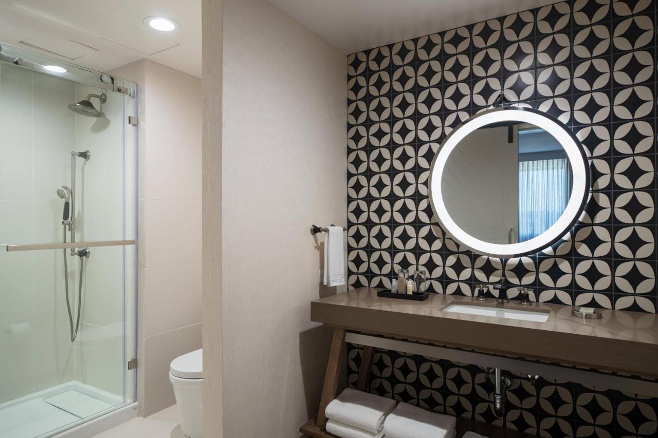 | Renaissance Columbus Westerville-Polaris Hotel