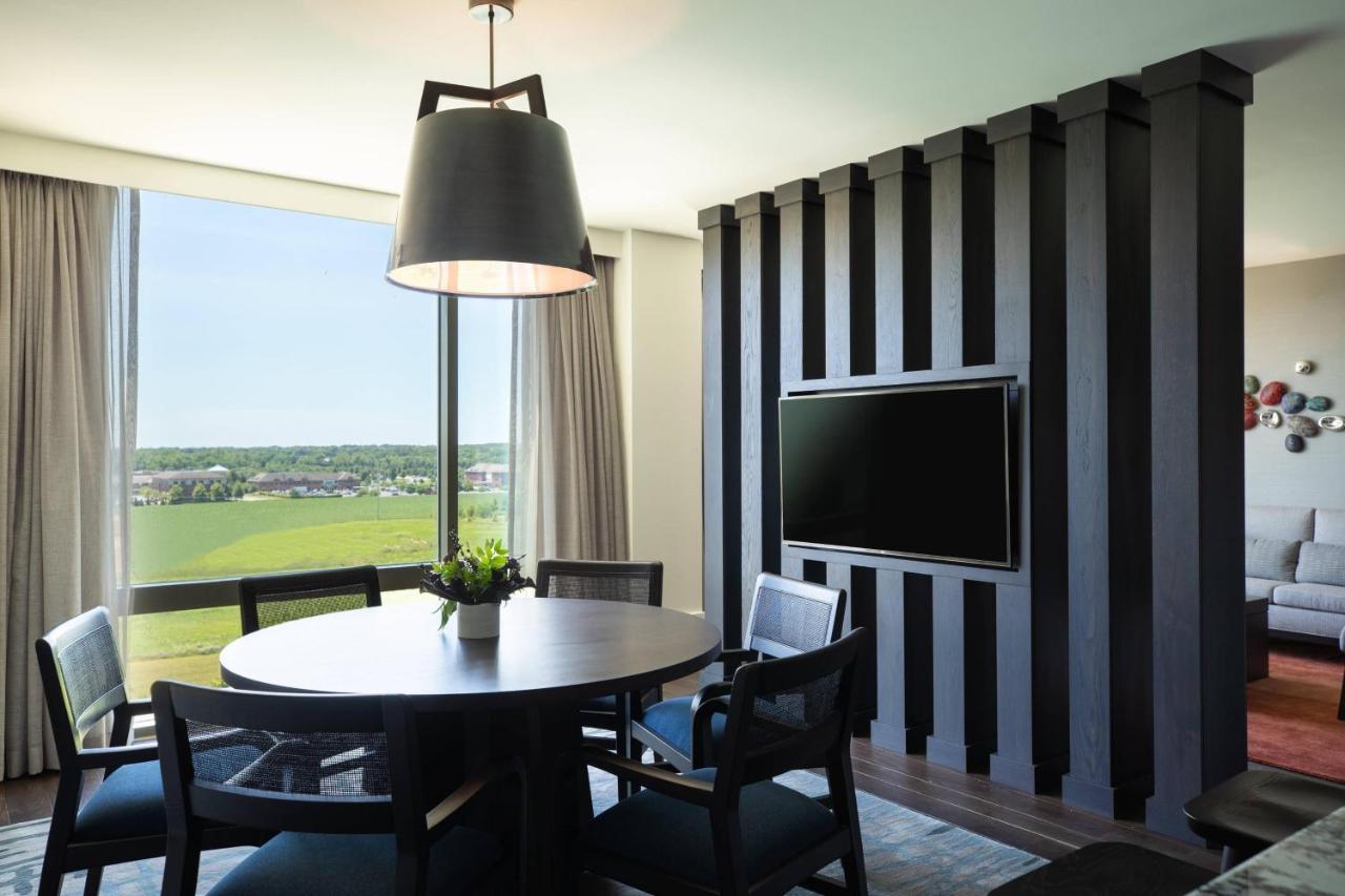 | Renaissance Columbus Westerville-Polaris Hotel