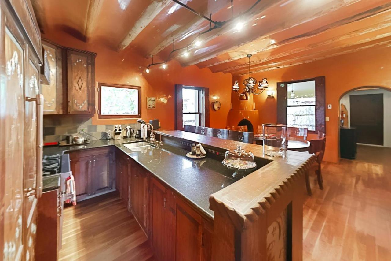 | Antigua Inn