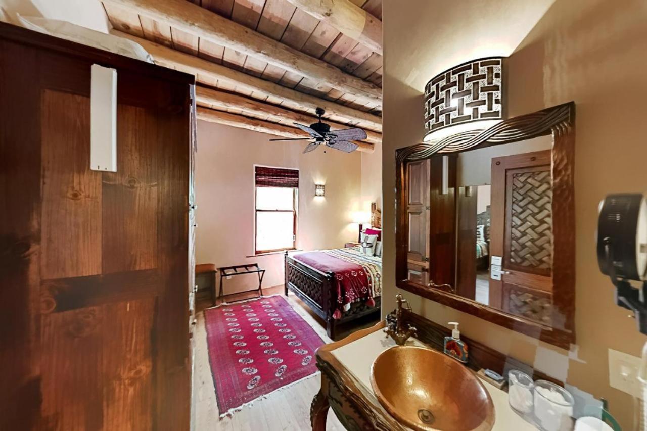 | Antigua Inn