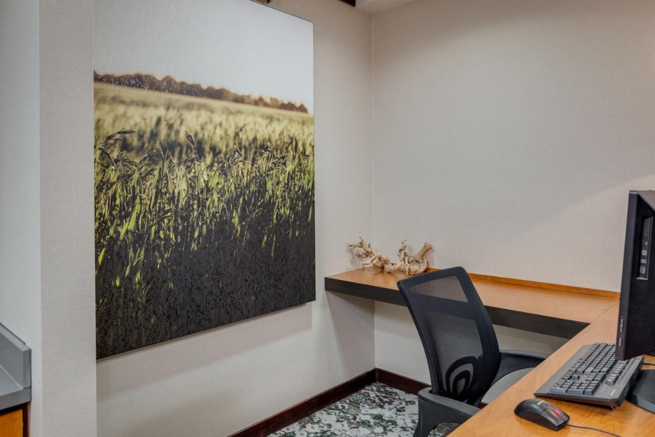 | Fairfield Inn & Suites by Marriott Lawton