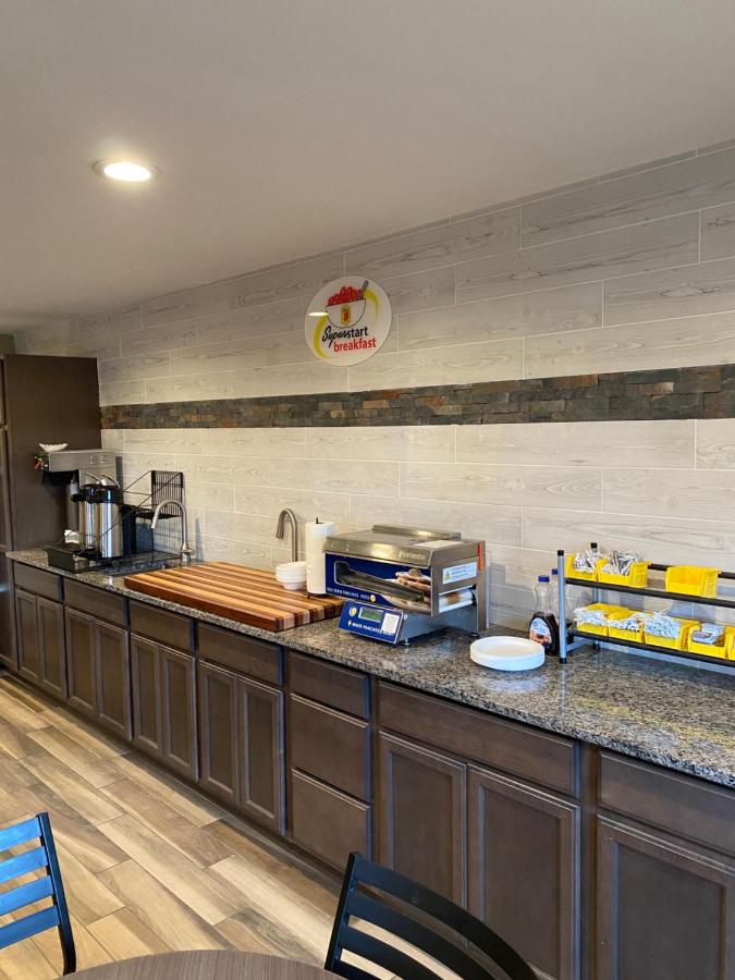 | Super 8 by Wyndham Independence