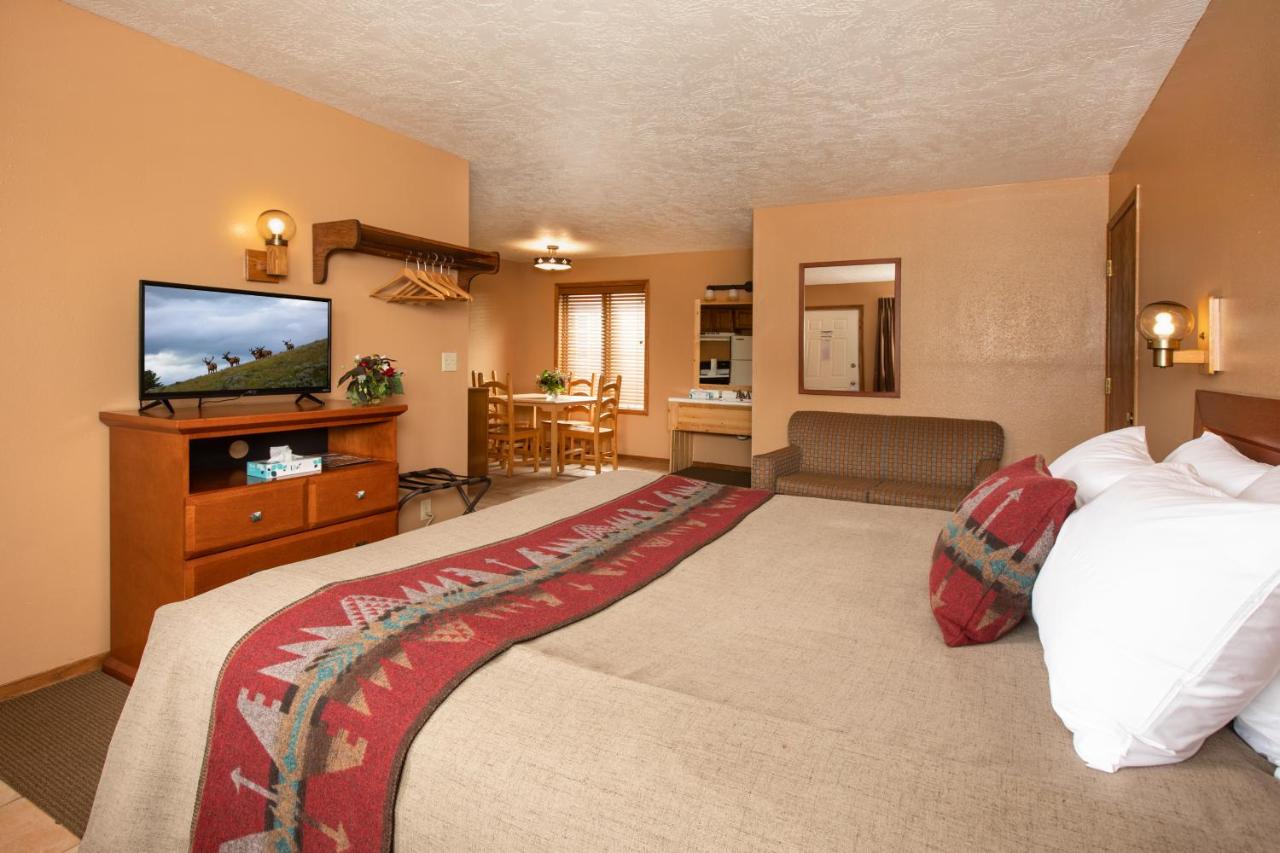 | Flat Creek Inn