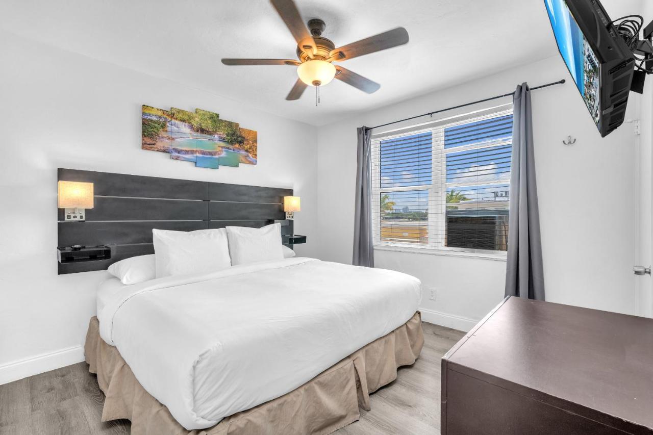 Deluxe Quadruple Room at Laguna Blu Beach
