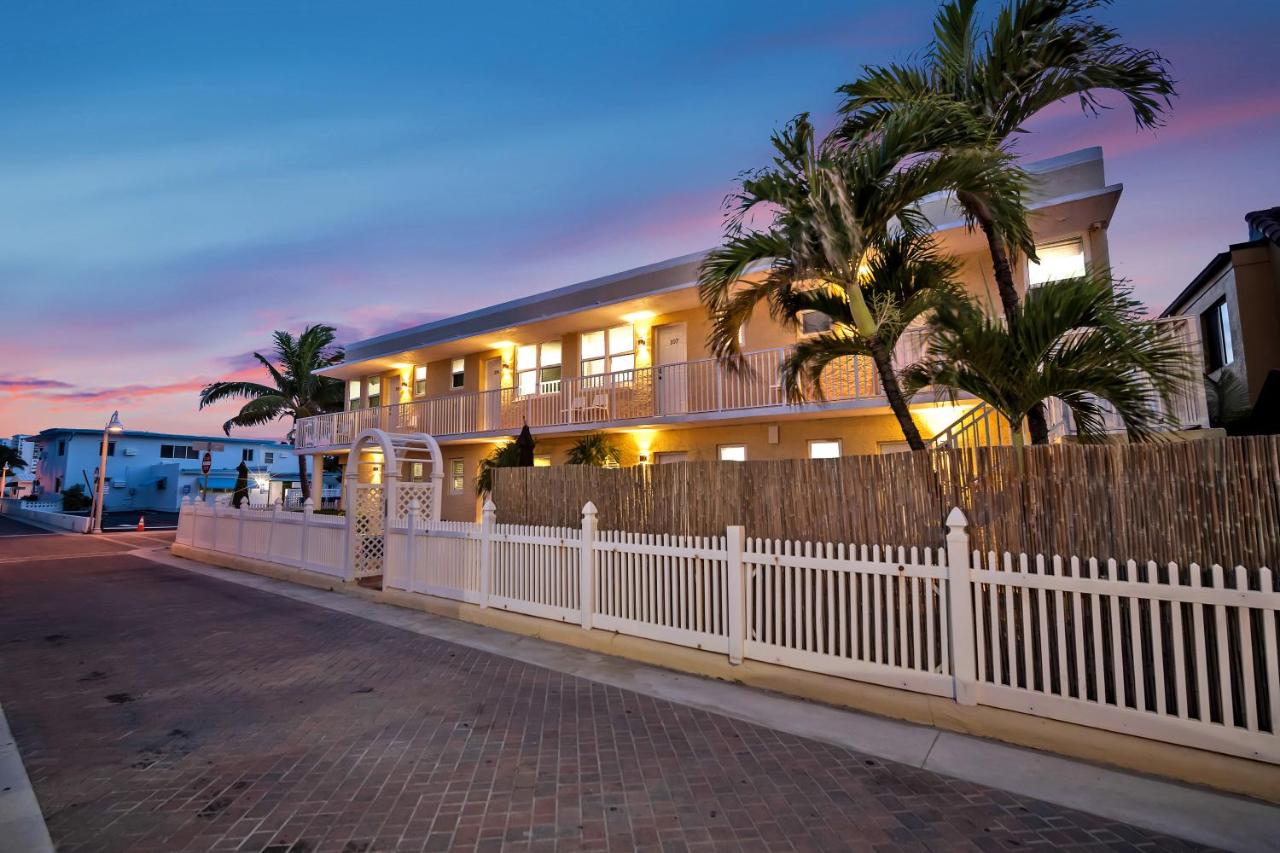 Deluxe Quadruple Room at Laguna Blu Beach