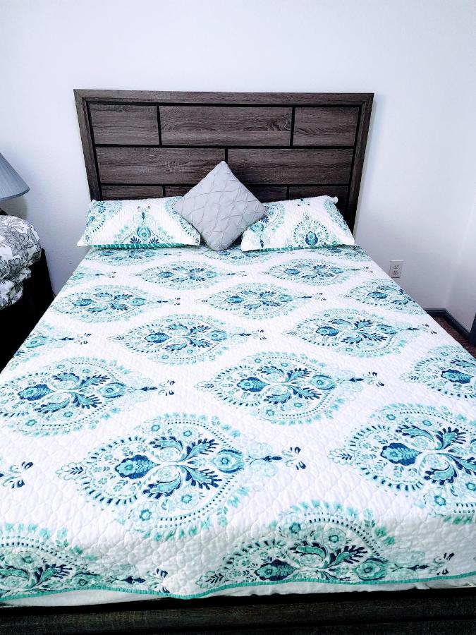  | Classy and Calm Tithonia -bedroom with private bathroom