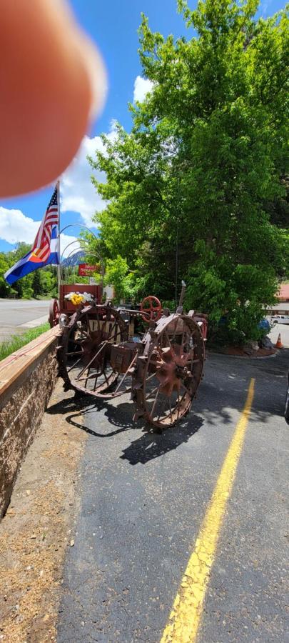 | Hot Springs Inn