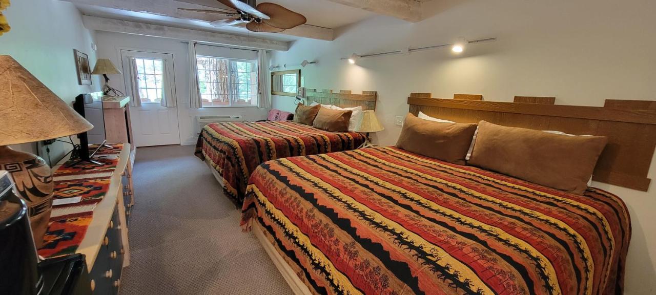 | Hot Springs Inn
