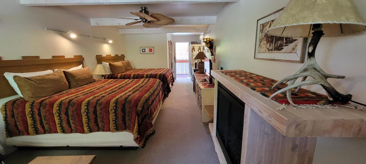  | Hot Springs Inn