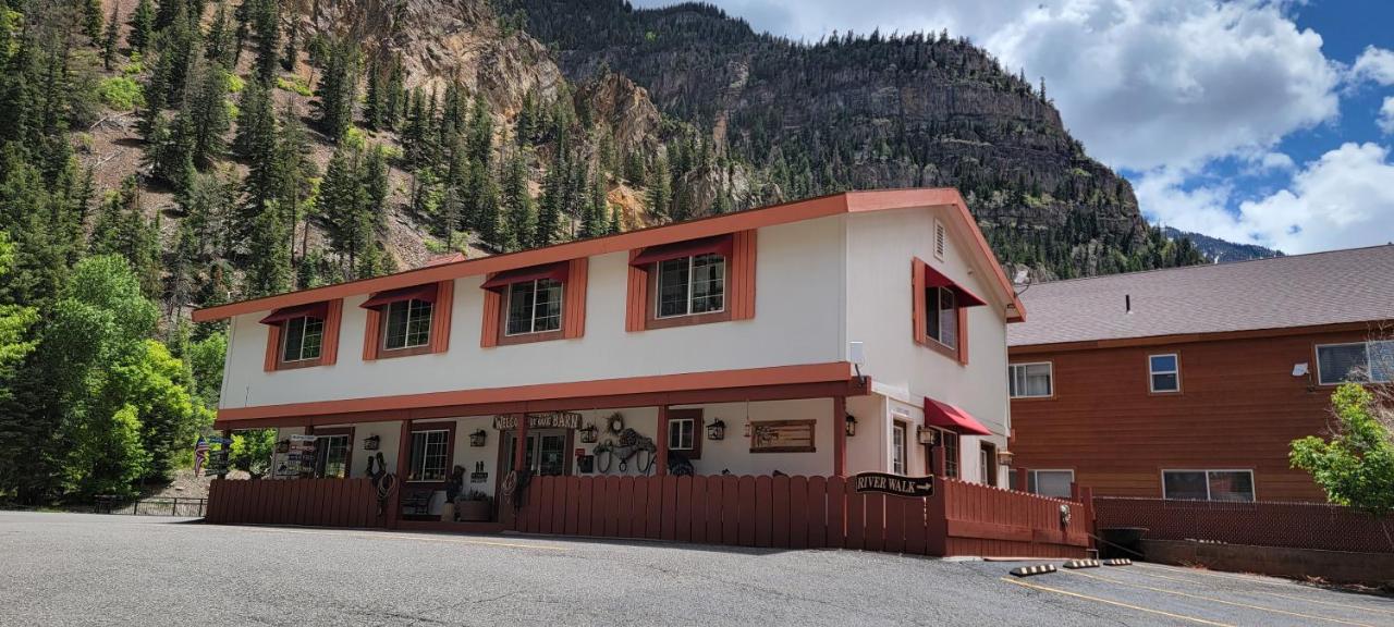 | Hot Springs Inn