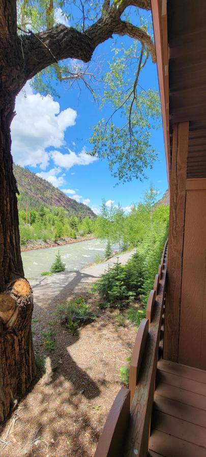 | Hot Springs Inn