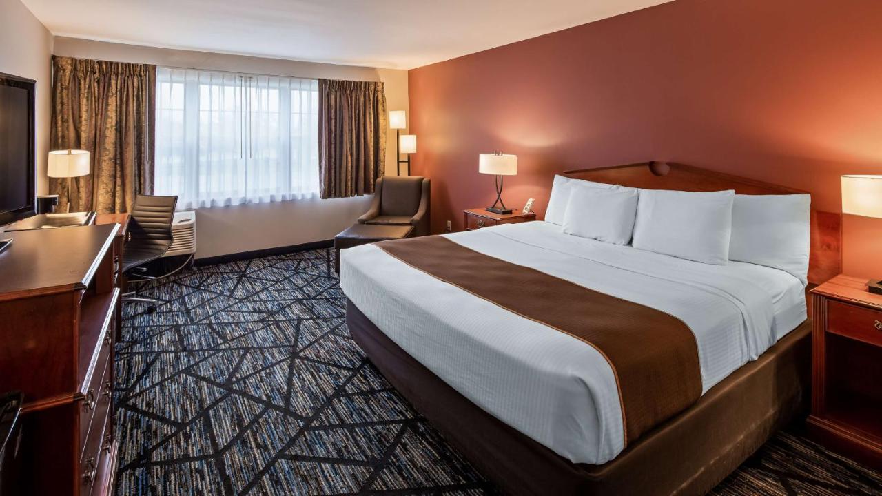 King Room - Disability Access at SureStay Plus Hotel by Best Western Auburn